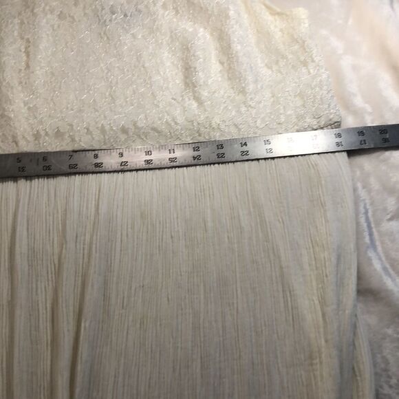 White cream LACE TOP DRESS Sleeveless Size 14 Pit to Pit 18 1/4", Preworn - Picture 10 of 16